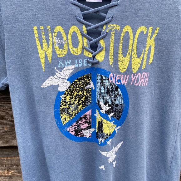 Vintage Concert Tees Blue Woodstock Short Sleeve Tee Shirt with Lace Up Detail - Picture 4 of 8